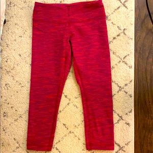 Lululemon pink Wunder under cropped leggings